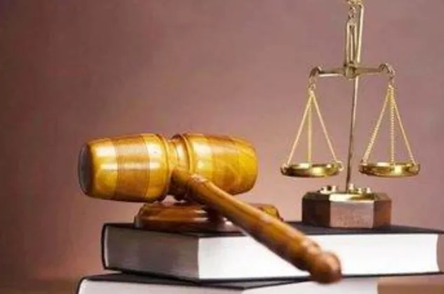 Hakaret eden cezasını çeker