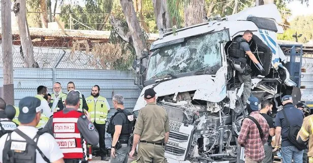 Filistinli şoför, Gazze’deki soykırıma karşı MOSSAD’ın kalbinde ajanların bulunduğu durağa kamyonla daldı!