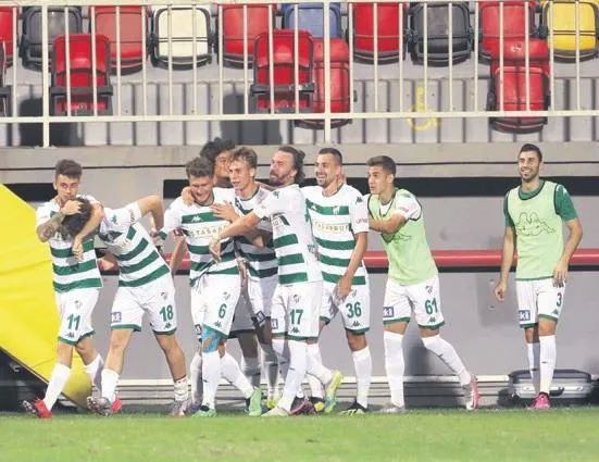 Timsah siftah yaptı