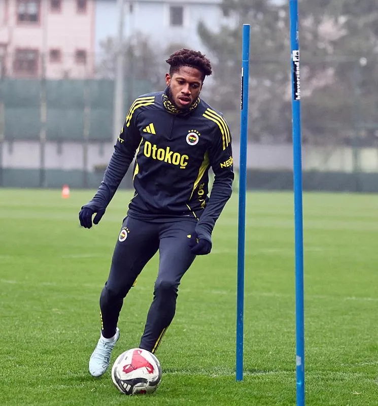 fenerbahcede-yabanci-oyuncu-krizi-20-futbolcu-kadro-planlamasini-zorlastiriyor-1774609169729.jpeg Fenerbahçe'de yabancı oyuncu krizi: 20 futbolcu kadro planlamasını zorlaştırıyor-3