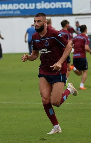 Burak paraya bağlı