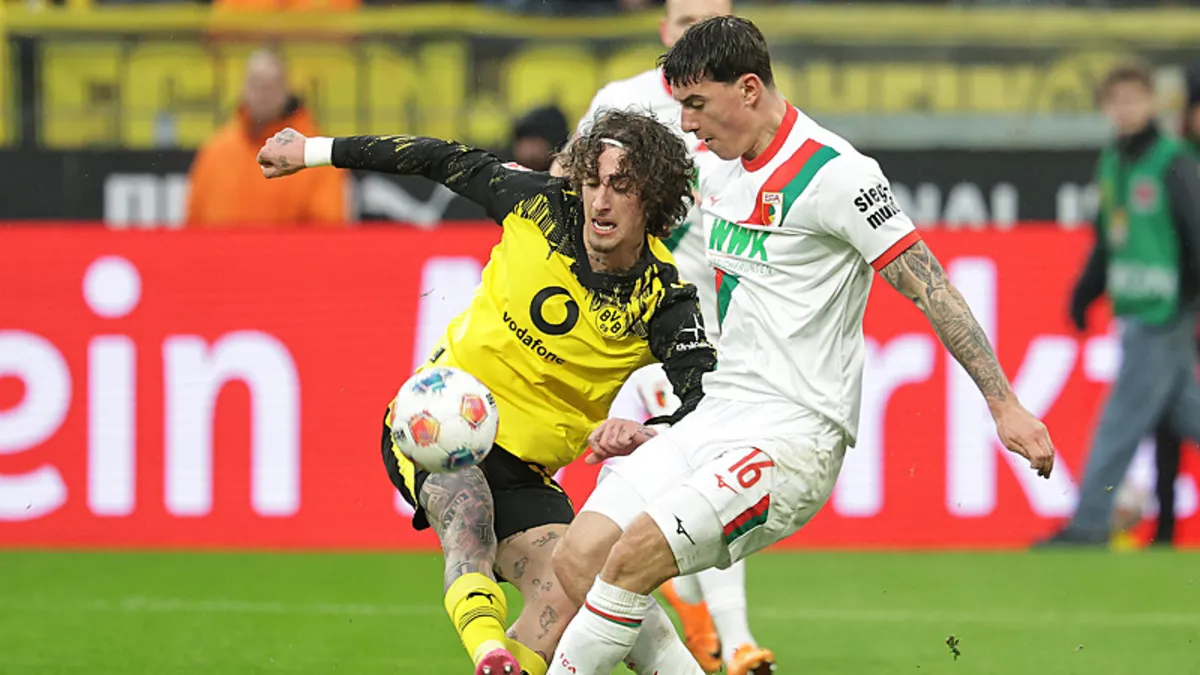 Borussia Dortmund'dan Augsburg karşısında 2 golle 3 puan: 2-0 | MAÇ SONUCU