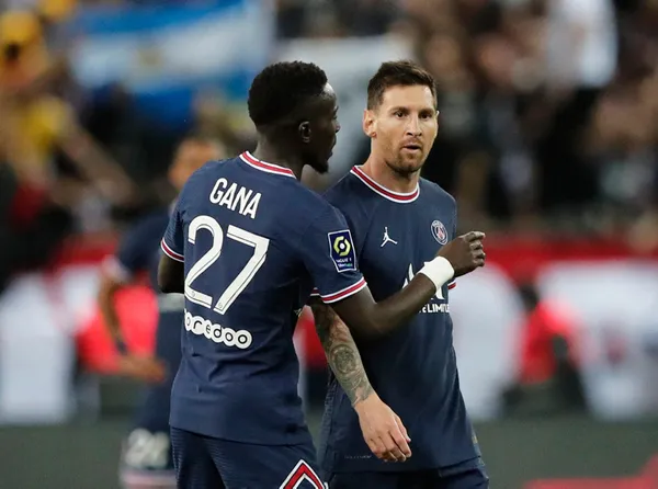 idrissa-gueyede-kader-gunu-fransiz-basini-kritik-gorusmeyi-yazdi-drogba-da-devrede-1657632407116.jpg Idrissa Gueye'de kader günü: Fransız basını kritik görüşmeyi yazdı! Drogba da devrede-2