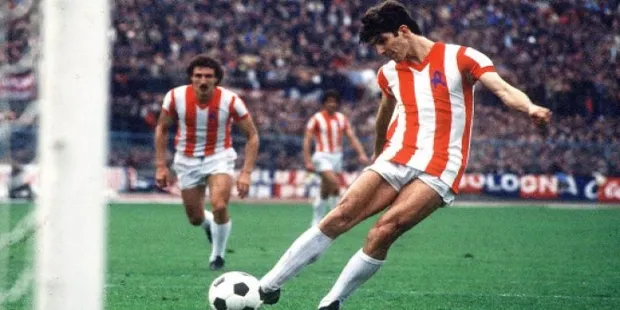 Dünya Maradona'ya ağlarken bir futbol efsanesi daha hayatını kaybetti! İtalyan efsanesi Paolo Rossi vefat etti-5