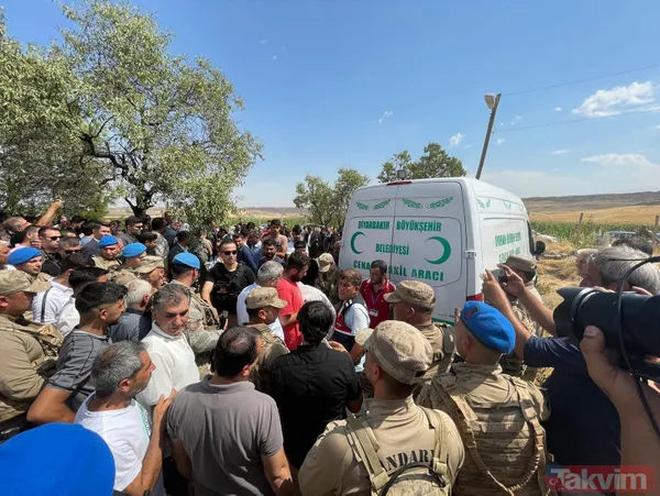 Narin Güran ağıtlarla son yolculuğuna uğurlandı! Minik bedeni bu mezara defnedildi | Yürek burkan 'gelinlik' detayı - 42