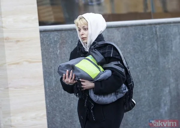 SON DAKİKA: Rusya Ukrayna'yı işgal ediyor! Savaştan en çarpıcı fotoğraflar: Halk metro istasyonlarına kaçtı... Gözlerde korku var - 25