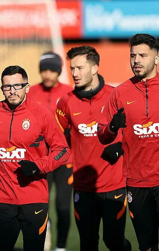 Galatasaray'da sürpriz ayrılık! Sosyal medyadan duyurdu