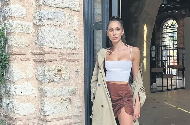 Ünlü model Dilara Kurşun ve sevgilisine trafik dayağı: Ne biçim araba sürüyorsun?