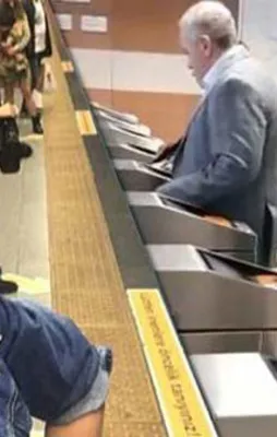 Ebru Yaşar metroyu keşfetti