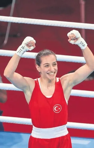 Avrupa Kadınlar Boks Şampiyonası’nda Buse Naz Çakıroğlu altın madalya kazandı