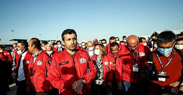 Selçuk Bayraktar'dan TEKNOFEST'te ülkemizin aydınlık yarını olan gençlere destek sözü