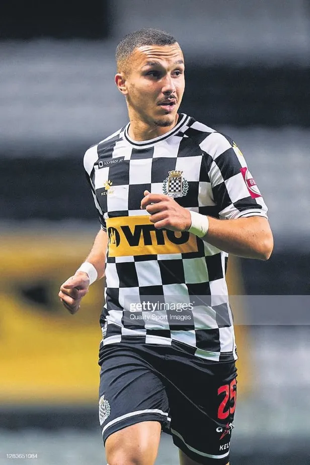 besiktasta-burak-yilmaz-iddiasi-spor-gundemine-bomba-gibi-dustu-1653346269016.jpeg Beşiktaş'ta Burak Yılmaz iddiası spor gündemine bomba gibi düştü-12