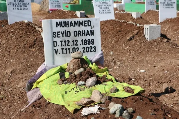 1676699972869.jpeg Asrın felaketinde yürek yakan hatıralar mezarlıklara dizildi: "Allah kimsenin başına vermesin"-2