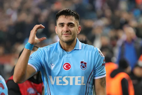 kim-demis-trabzonspor-corneliusu-ariyor-maxi-gomezden-goz-kamastiran-performans-1673082631836.jpg