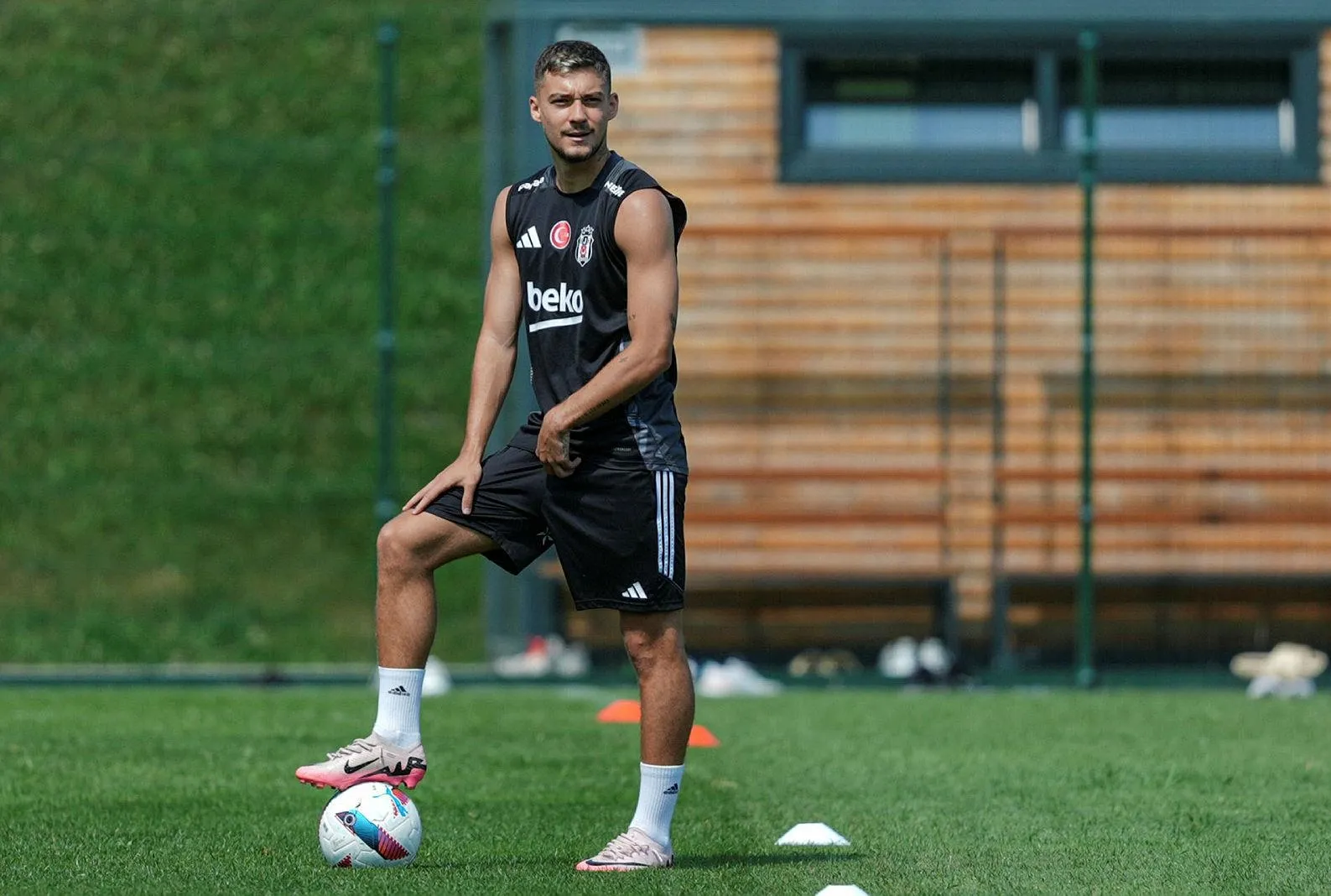 Ernest Muçi takım arıyor!