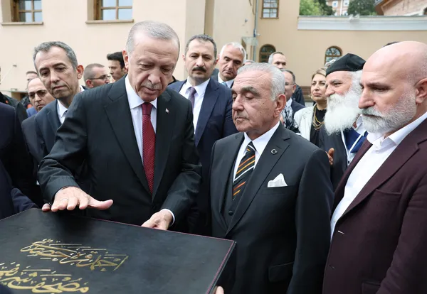 verilen-sozler-bir-bir-yerine-getiriliyor-alevi-bektasi-kultur-ve-cemevi-baskanligi-kuruldu-1668059210103.jpg Verilen sözler bir bir yerine getiriliyor: Alevi-Bektaşi Kültür ve Cemevi Başkanlığı kuruldu-3