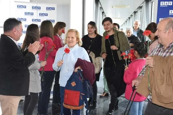 Bodrum'a gelen sezonun ilk turist kafilesi karşılandı!-11