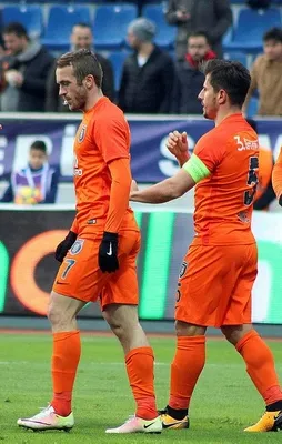 Başakşehir koltuğu geri aldı!