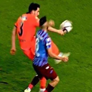 erman-torogludan-flas-trabzonspor-basaksehir-yorumu-hasan-alinin-pozisyonu-penalti-1640463279559.jpg