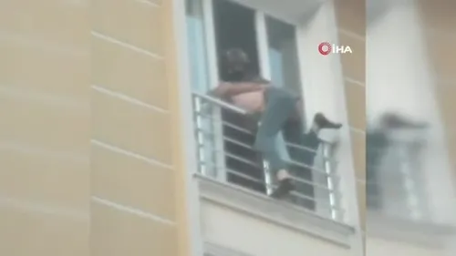 SON DAKİKA: Zeytinburnu’nda korku dolu anlar! Özel harekat polisi intiharı engelledi