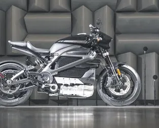 Harley fişe taktı