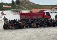 Bitlis’te 2 araçta 110 kaçak göçmen yakalandı