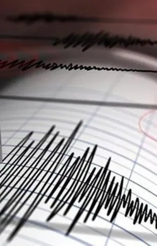 İstanbul'da deprem sonrası trafik yoğunluğu!