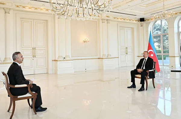 azerbaycan-cumhurbaskani-aliyev-2-karabag-savasinin-1-yilinda-aaya-konustu-1632739113769.jpg Azerbaycan Cumhurbaşkanı İlham Aliyev 2. Karabağ Savaşı'nın 1. yılında gözyaşlarına hakim olamadı-5