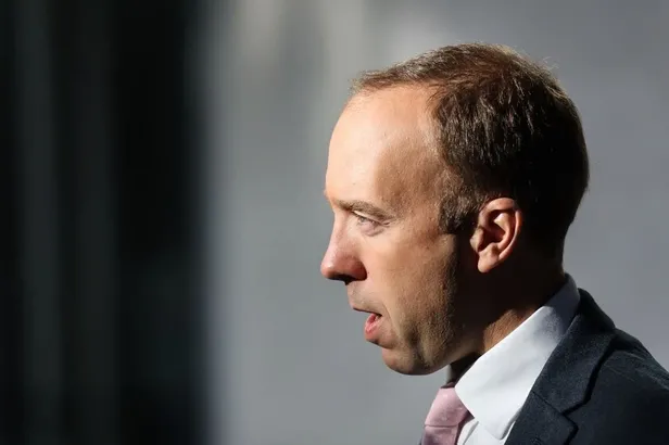 ingilterede-saglik-sistemi-batti-eski-saglik-bakani-matt-hancock-da-tedavi-icin-solugu-turkiyede-aldi-1673396668377.jpeg İngiltere’de sağlık sistemi battı! Eski Sağlık Bakanı Matt Hancock da tedavi için soluğu Türkiye'de aldı...-5