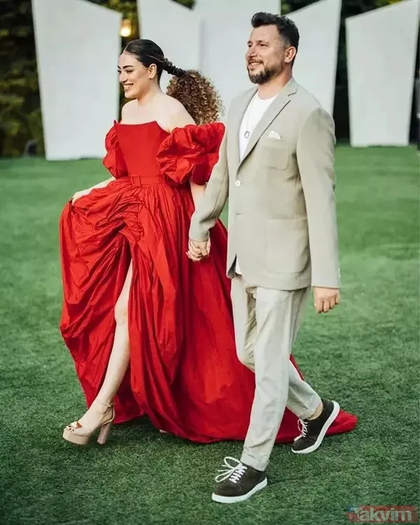 Kendisi gibi şarkıcı olan Levent Dörter ile 4 sene süren ilişkisini 11 Ekim 2022 tarihinde resmiyete taşıyarak evlendi.