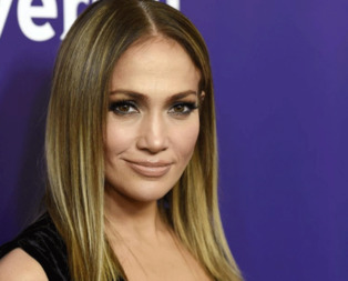 Jennifer Lopez makyajsız çıkmıyor