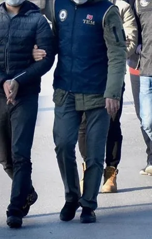 Son dakika: İzmir'de FETÖ'nün TSK yapılanmasına yönelik operasyonda 16 tutuklama