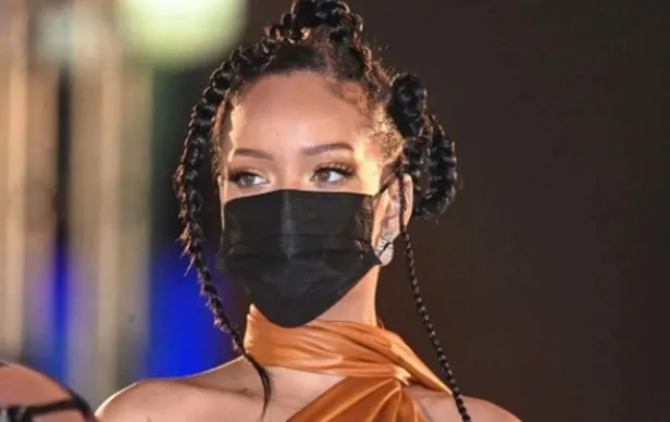 rihanna-hamile-mi-rihannanin-cocugu-var-mi-rihanna-evli-mi-sevgilisi-kim-o-goruntuler-basini-yakti-1638344240472.jpg Rihanna hamile mi? Rihanna'nın çocuğu var mı? Rihanna evli mi, sevgilisi kim? O görüntüler başını yaktı-7