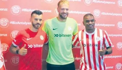 portekiz-medyasindan-bomba-iddia-galatasaray-joao-novais-ile-ilgileniyor-1656975981346.jpeg Portekiz medyasından bomba iddia! Galatasaray Joao Novais ile ilgileniyor-13