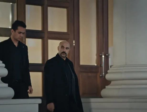 sen-kimsin-lan-zuppe-edho-176-bolum-fragmani-dalini-budagini-ezip-dusmana-guc-gosterisi-yapiyor-1607776970914.jpg Düşmanına kurşun yağmuru! EDHO 176. bölüm fragmanı: Dalını budağını ezip düşmana güç gösterisi yapıyor-9