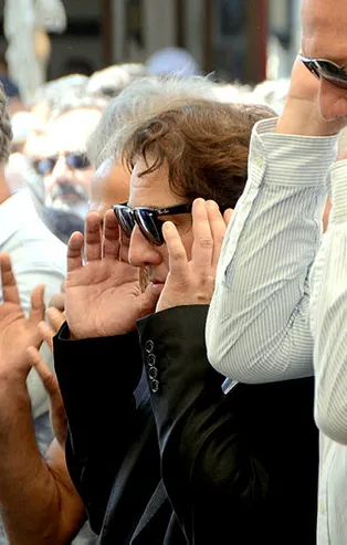 Fazıl Say namaz kıldı diye linç ediliyor