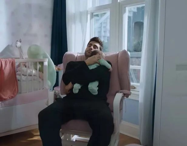 37-bolum-2-fragman-kizilcik-serbetinde-doganin-plani-ortaya-cikti-fatihin-ipligini-pazara-cikarmisti-bu-kez-gi-1698662385805.jpg 37. Bölüm 2. Fragman: Kızılcık Şerbeti'nde Doğa'nın planı ortaya çıktı! Fatih'in ipliğini pazara çıkarmıştı! Bu kez gizlice...-4