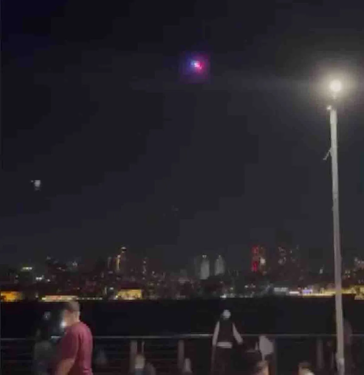 1788215212851.jpeg Üsküdar sahilinde dronlu alkol denetimi: Uyarıyı duyanlar bölgeden uzaklaştı-2
