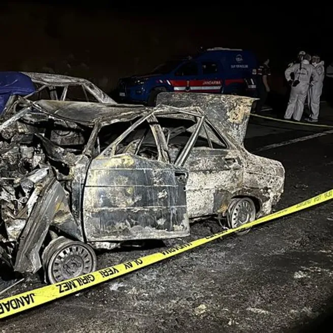 Karabük’te iki otomobilin çarpışıp alev aldığı kazada ölü sayısı 4’e çıktı!