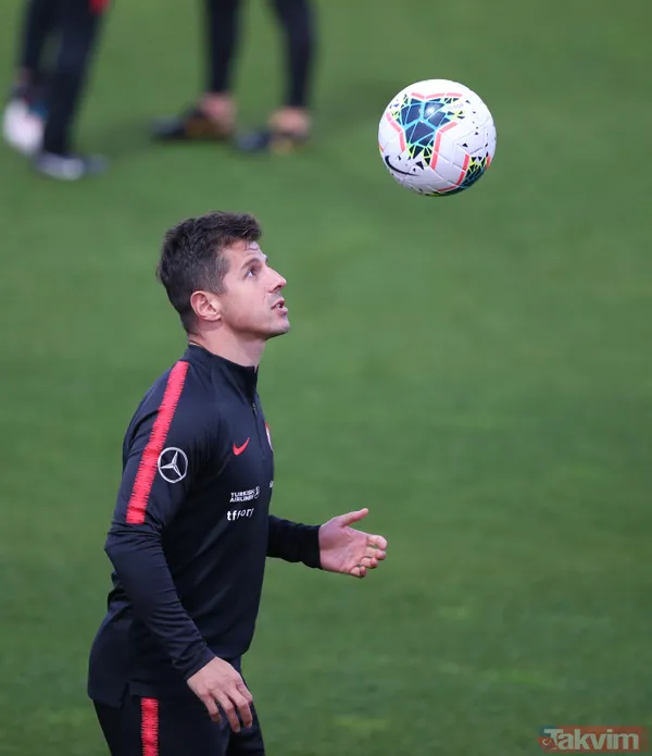 Fenerbahçe ve Milli Takımımızın kaptanı Emre Belözoğlu: Her Türk vatandaşı Barış Pınarı Harekatı'nı desteklemeli - 12
