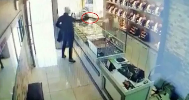 Son dakika: Antalya'da kuyumcu Abuzer Atakan Gür'ü öldürüp 2 kilo altınla kaçan şüpheli yakalandı-4