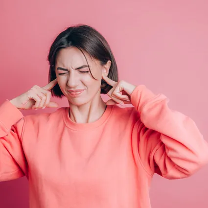Kulağınızdaki çınlama aslında bir rüya olabilir mi? Oxford’dan çarpıcı analiz!