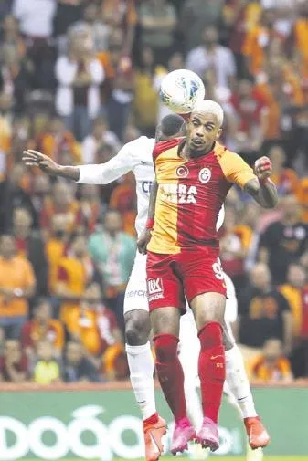 Galatasaray Teknik Direktörü Fatih Terim hedefi gösterdi! Camiadan özür gecemiz