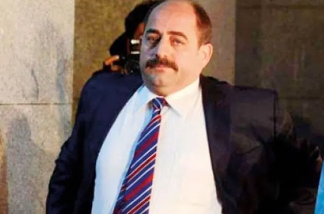 Son dakika: FETÖ'nün firari savcısı Zekeriya Öz'ün trollük yaptığı Twitter hesabı deşifre oldu! Son RT'si Başkan Erdoğan'a hakaret olmuş!