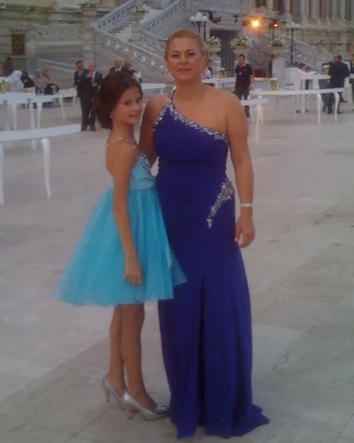 bez-bebekin-pompirikyasiydi-elif-ceren-balikcidan-kahreden-paylasim-yillar-gecse-de-aklim-hala-gittigin-o-gund-1705843812058.jpg Bez Bebek'in Pompirikya'sıydı! Elif Ceren Balıkçı’dan kahreden paylaşım! “Yıllar geçse de aklım hala gittiğin o günde...”-7