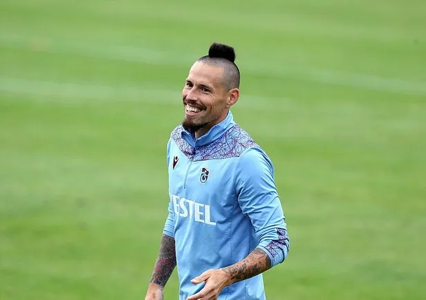 trabzonsporun-yildizi-hamsik-hedefini-acikladi-sampiyonlar-ligini-istiyorum-1658705042505.jpeg Trabzonspor’un yıldızı Hamsik hedefini açıkladı: Şampiyonlar Ligi'ni istiyorum!-3