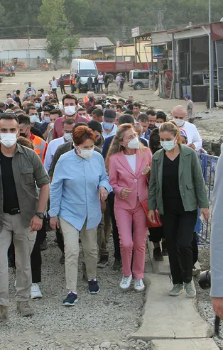 FETÖ'cüleri öven CHP'li Murat Hazinedar’ın eşi Özlem Hazinedar İYİ Parti’ye katıldı