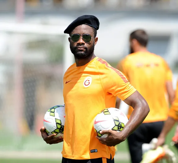 chedjou-tudor-donemindeki-galatasarayi-anlatti-sneijder-detayi-1659536542598.jpg Chedjou Tudor dönemindeki Galatasaray'ı anlattı! Sneijder detayı-5