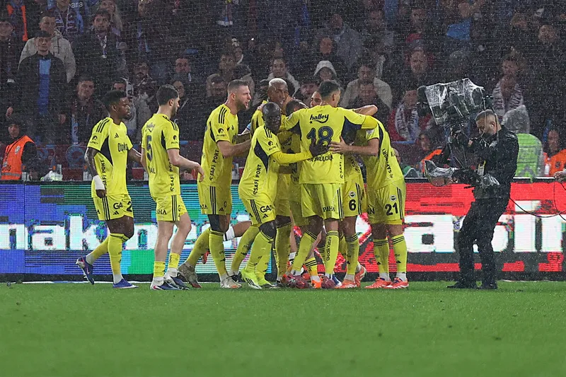 Fenerbahçe'de N'Golo Kante oynayacak mı? Nottingham Forest maçı muhtemel 11'i - 7