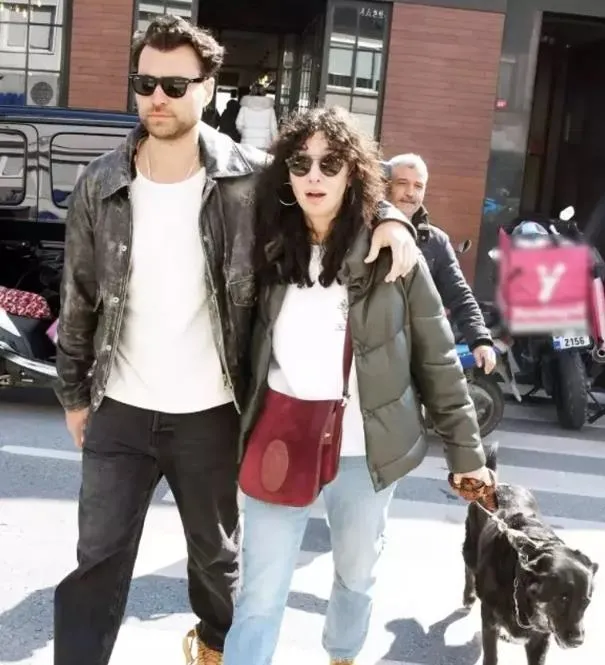 birce-akalay-3kez-nikah-masasina-oturuyor-mustakbel-esi-hakan-kurtas-ile-plan-hazir-once-tatil-sonra-evlilik-1715636312505.jpeg Birce Akalay 3.kez nikah masasına oturuyor! Müstakbel eşi Hakan Kurtaş ile plan hazır: Önce tatil sonra evlilik...-4